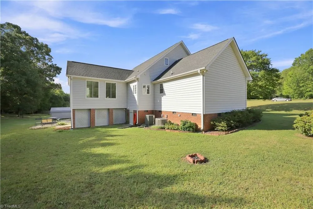 6112 Four Oaks Court Summerfield, NC 27358