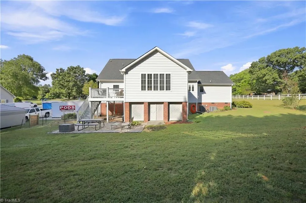 6112 Four Oaks Court Summerfield, NC 27358