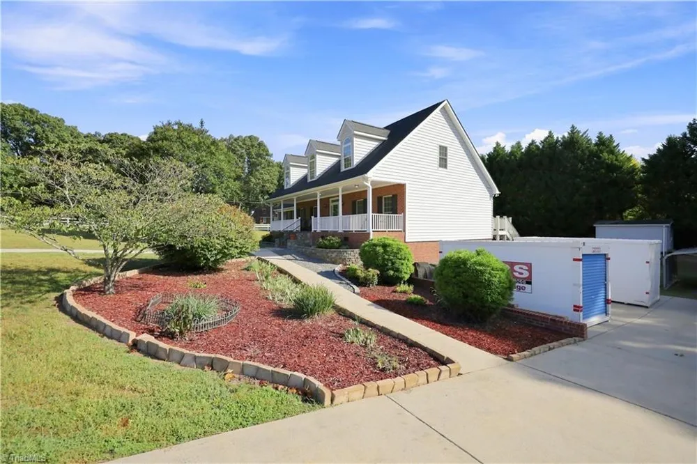 6112 Four Oaks Court Summerfield, NC 27358
