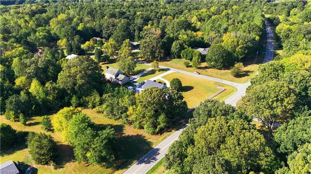 6112 Four Oaks Court Summerfield, NC 27358