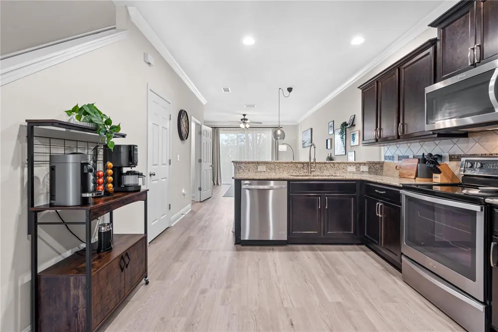 8719 TURNSTONE HAVEN PLACE Tampa, FL 33619