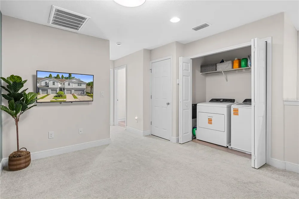8719 TURNSTONE HAVEN PLACE Tampa, FL 33619