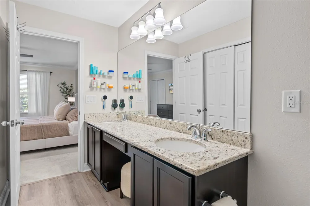 8719 TURNSTONE HAVEN PLACE Tampa, FL 33619