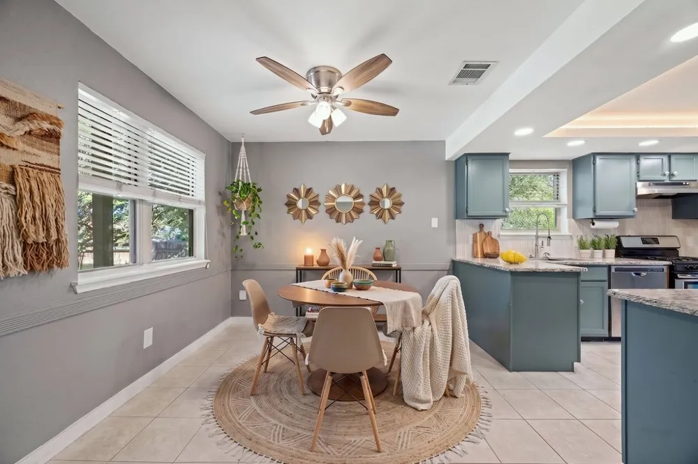 1702 Oakridge Drive Round Rock, TX 78681