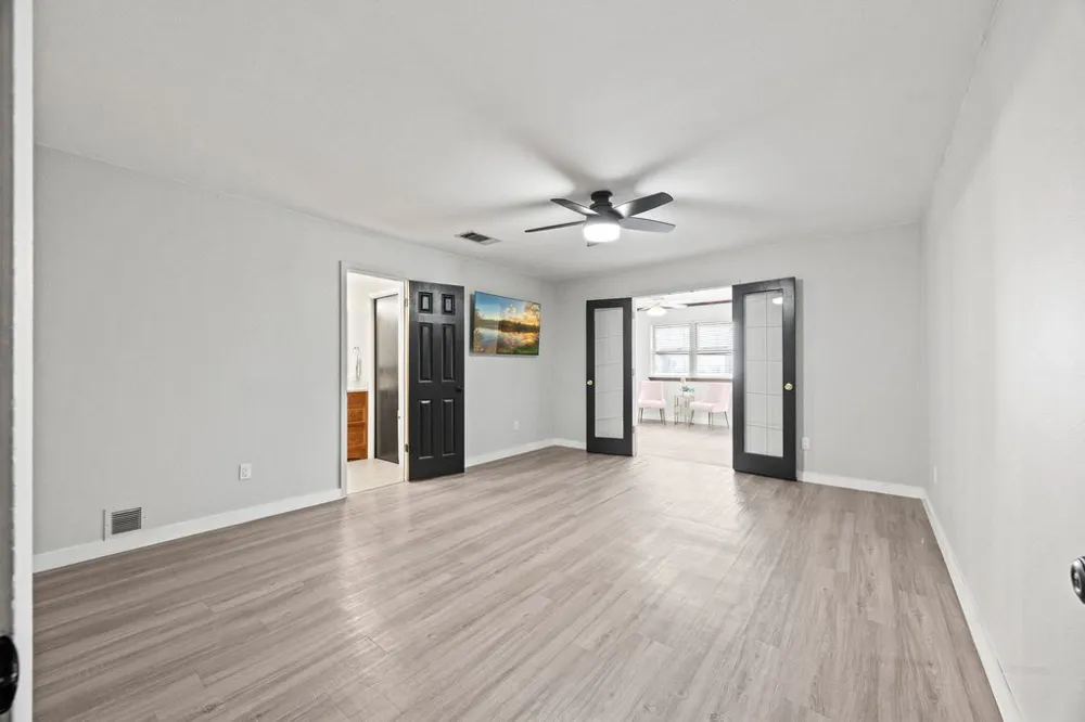 1702 Oakridge Drive Round Rock, TX 78681