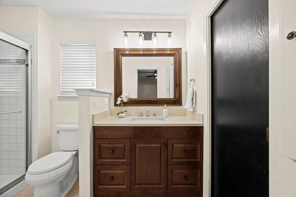 1702 Oakridge Drive Round Rock, TX 78681
