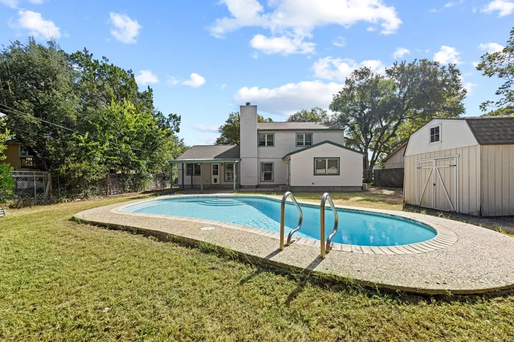 1702 Oakridge Drive Round Rock, TX 78681