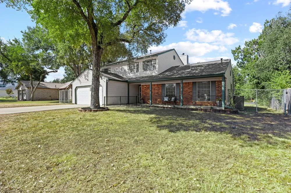 1702 Oakridge Drive Round Rock, TX 78681