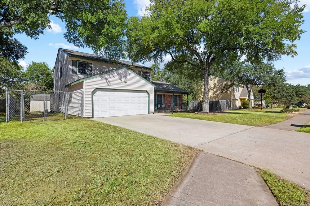 1702 Oakridge Drive Round Rock, TX 78681