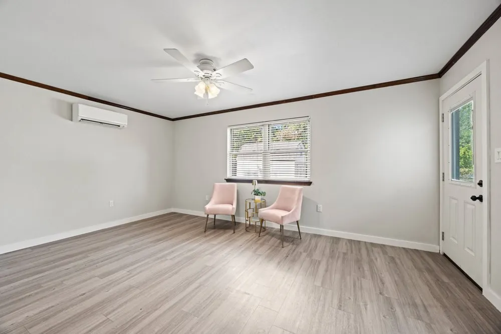 1702 Oakridge Drive Round Rock, TX 78681