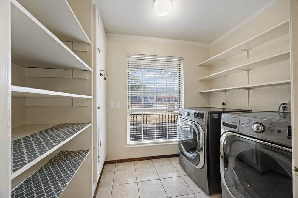 1702 Oakridge Drive Round Rock, TX 78681