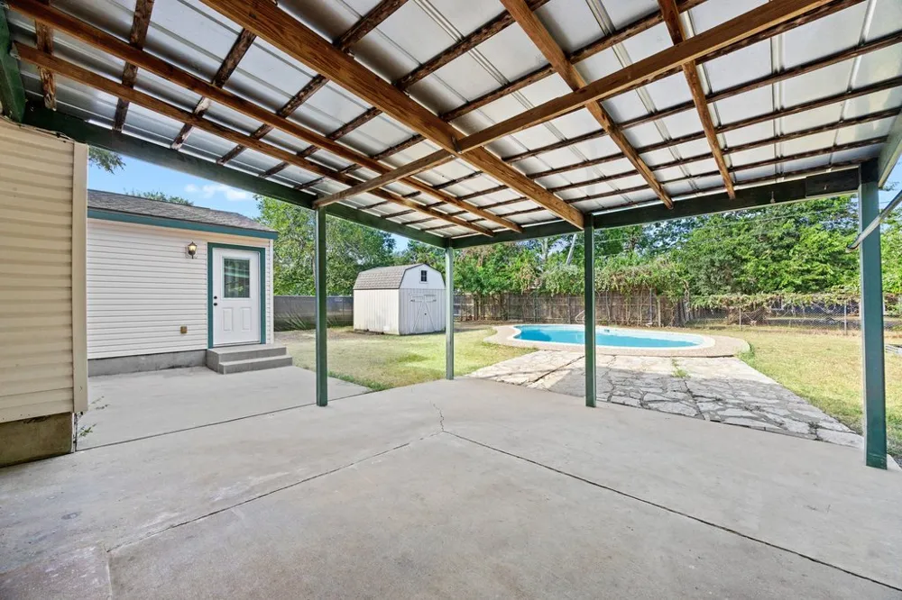 1702 Oakridge Drive Round Rock, TX 78681