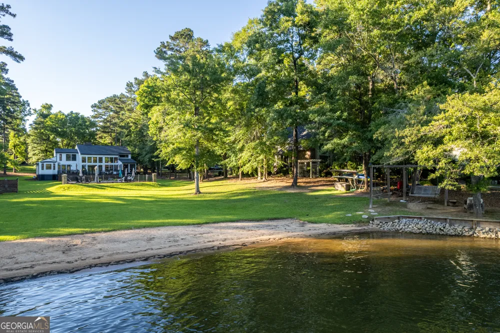 183 Lakecrest DR Milledgeville, GA 31061