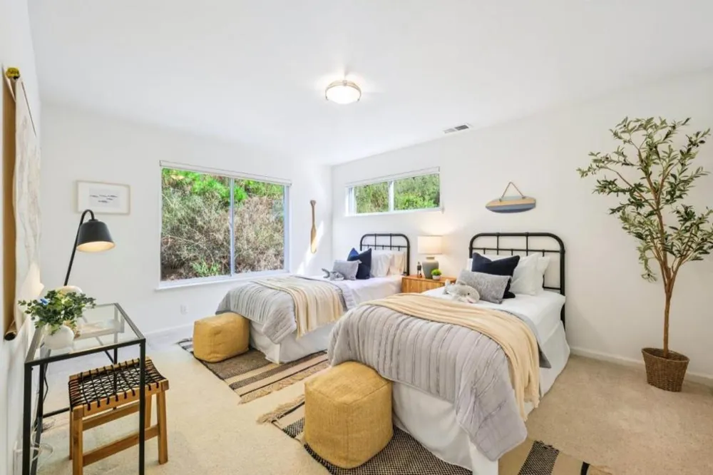 293 Piedmont Avenue Pacifica, CA 94044