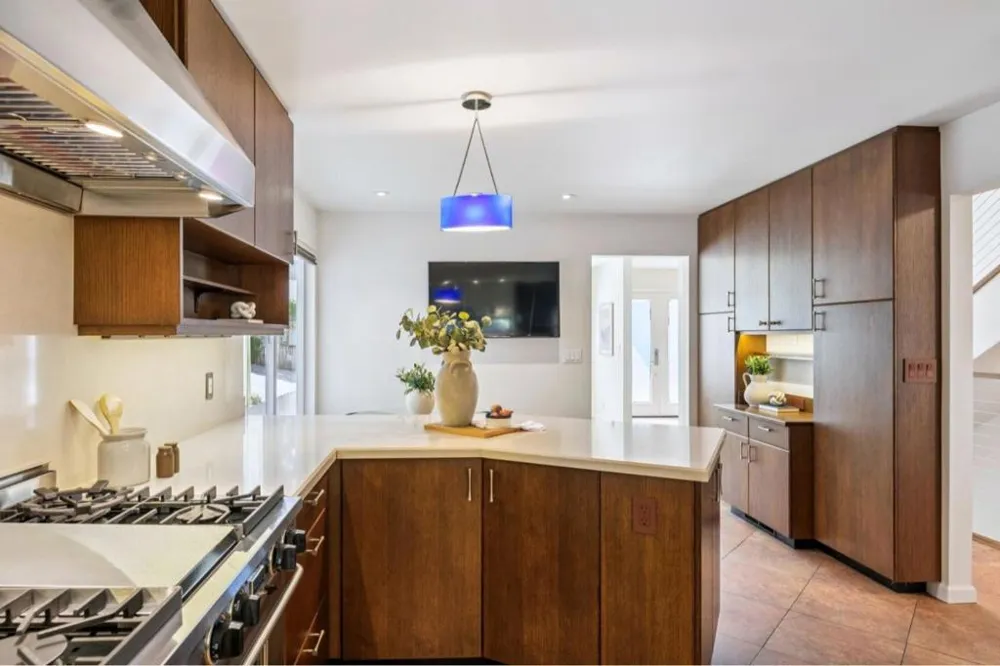 293 Piedmont Avenue Pacifica, CA 94044
