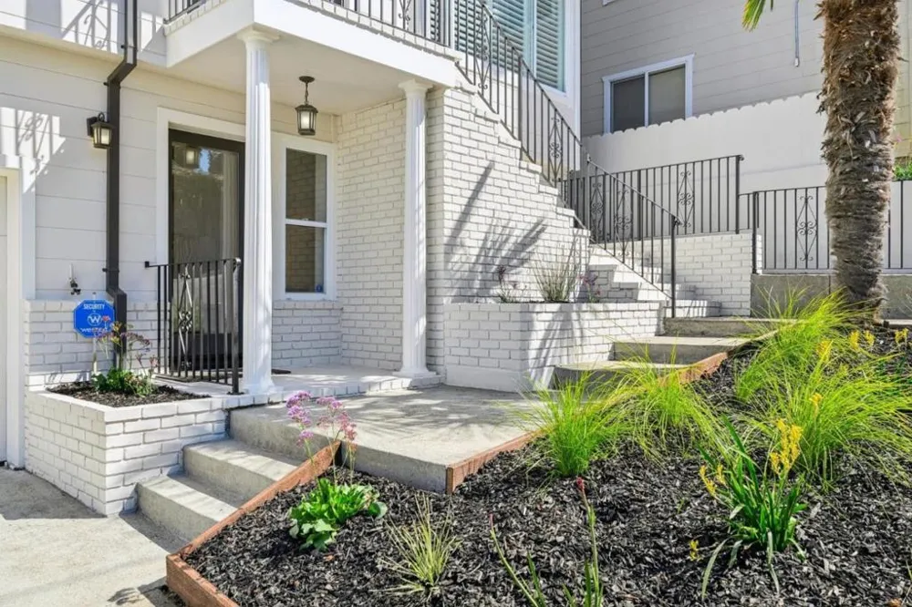 293 Piedmont Avenue Pacifica, CA 94044