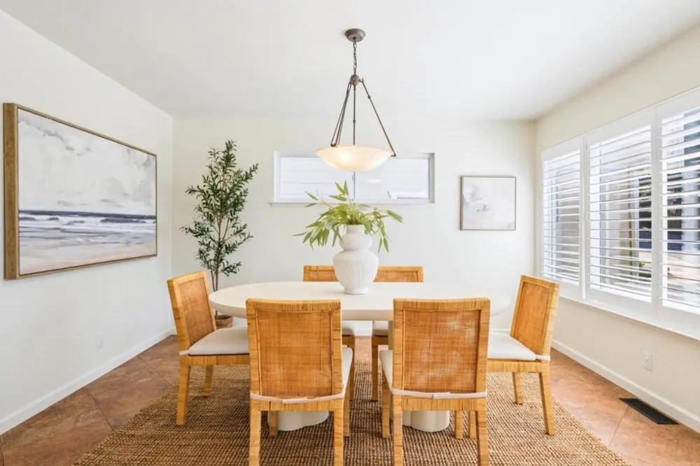 293 Piedmont Avenue Pacifica, CA 94044