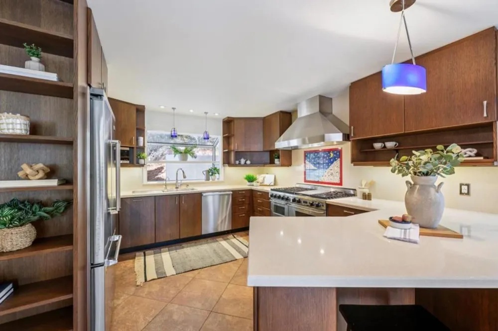 293 Piedmont Avenue Pacifica, CA 94044