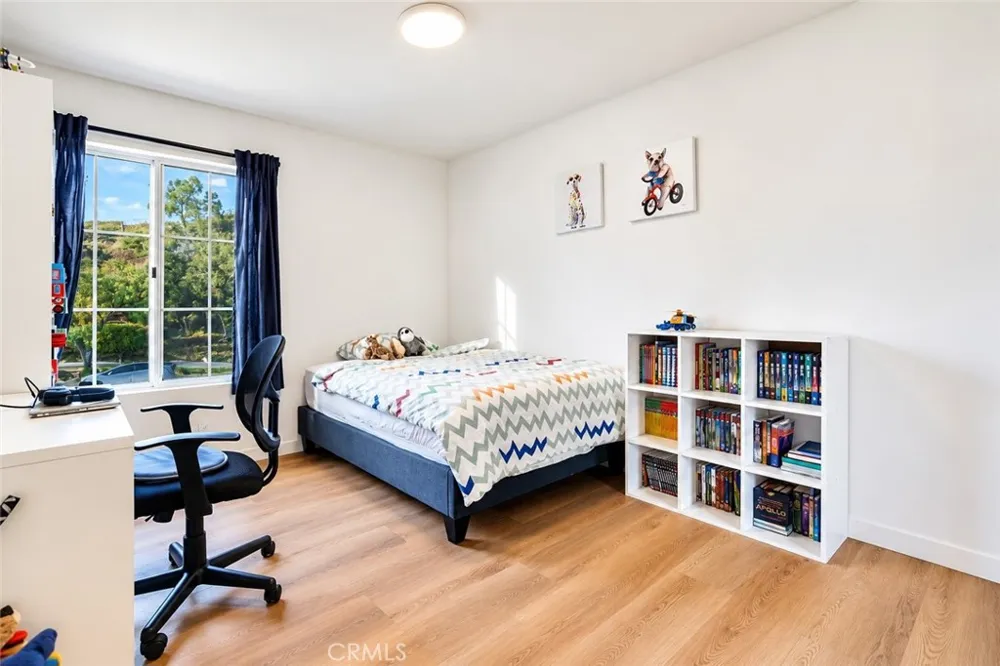 5038 Durant Court Oak Park, CA 91377