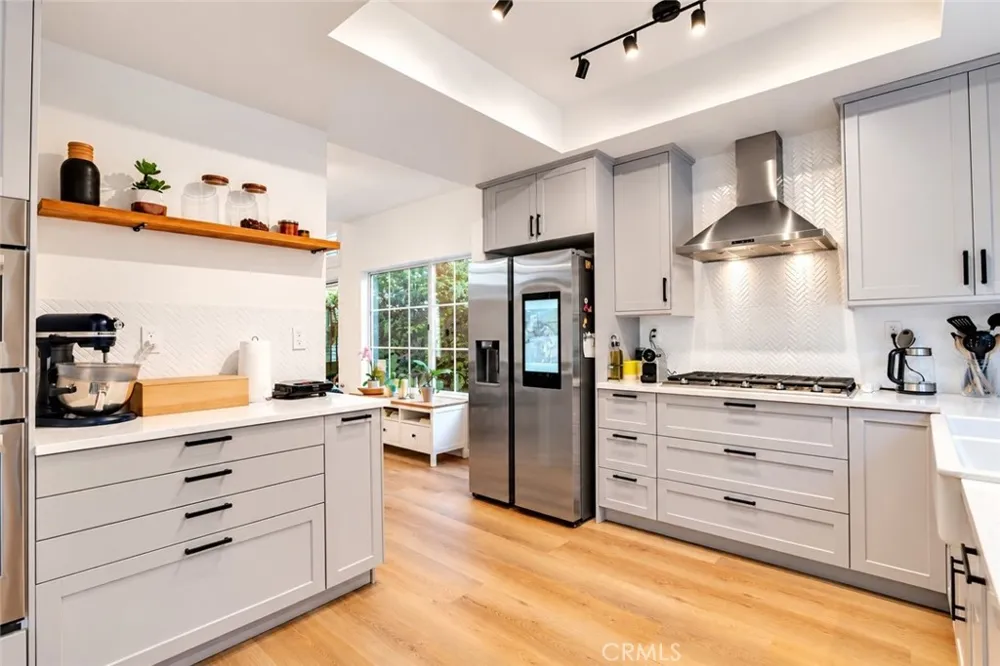 5038 Durant Court Oak Park, CA 91377