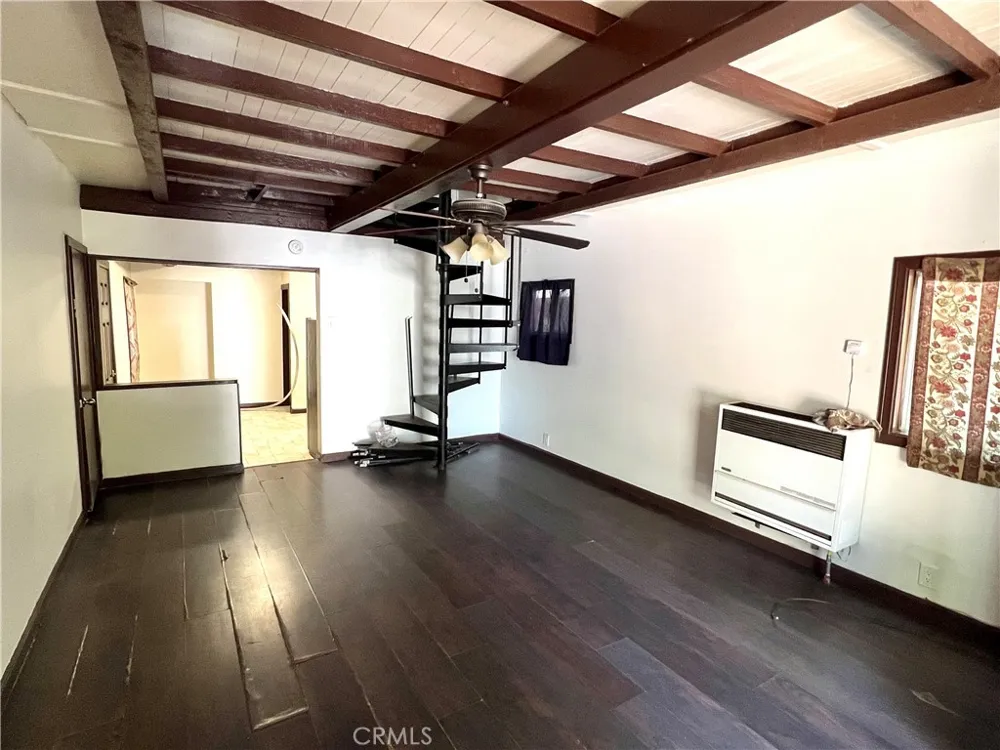 22821 Azalia Lane Crestline, CA 92325