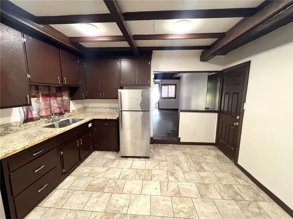 22821 Azalia Lane Crestline, CA 92325