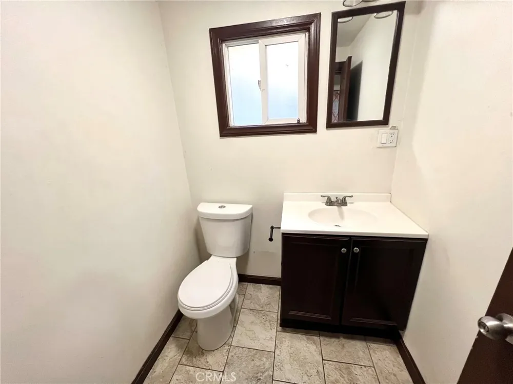 22821 Azalia Lane Crestline, CA 92325