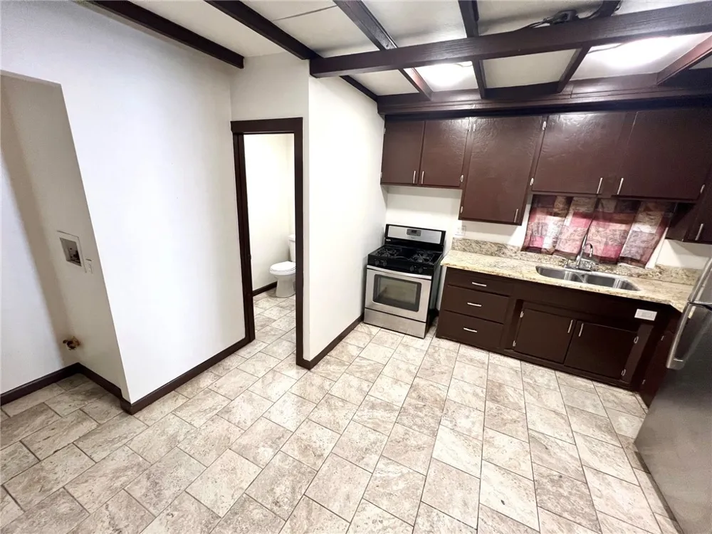 22821 Azalia Lane Crestline, CA 92325