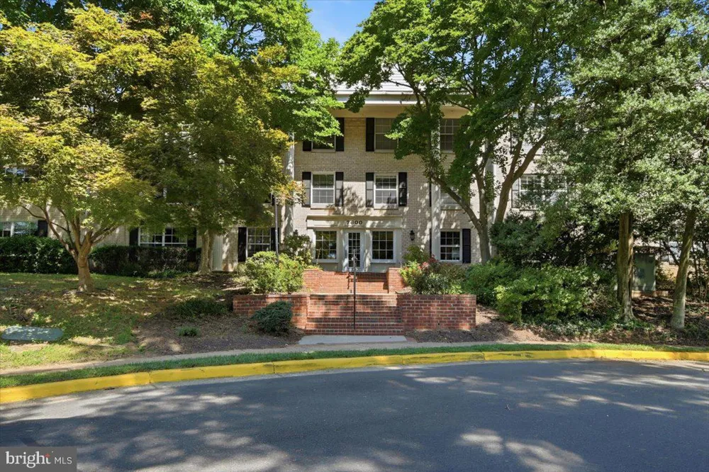 7600 TREMAYNE PLACE #203 Mclean, VA 22102
