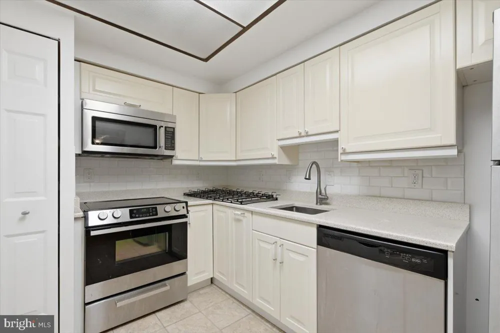 7600 TREMAYNE PLACE #203 Mclean, VA 22102