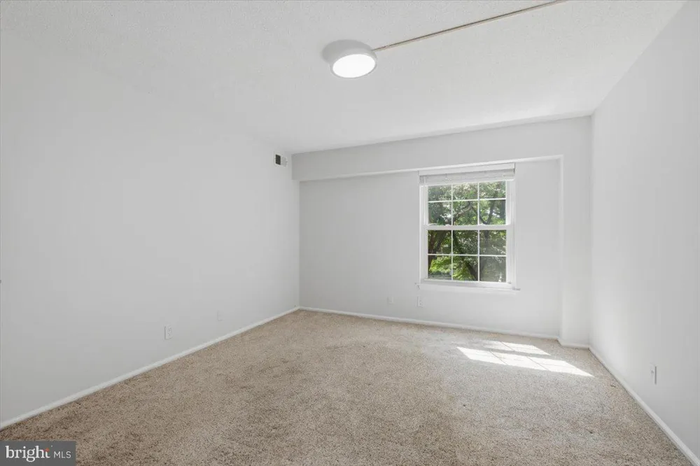 7600 TREMAYNE PLACE #203 Mclean, VA 22102