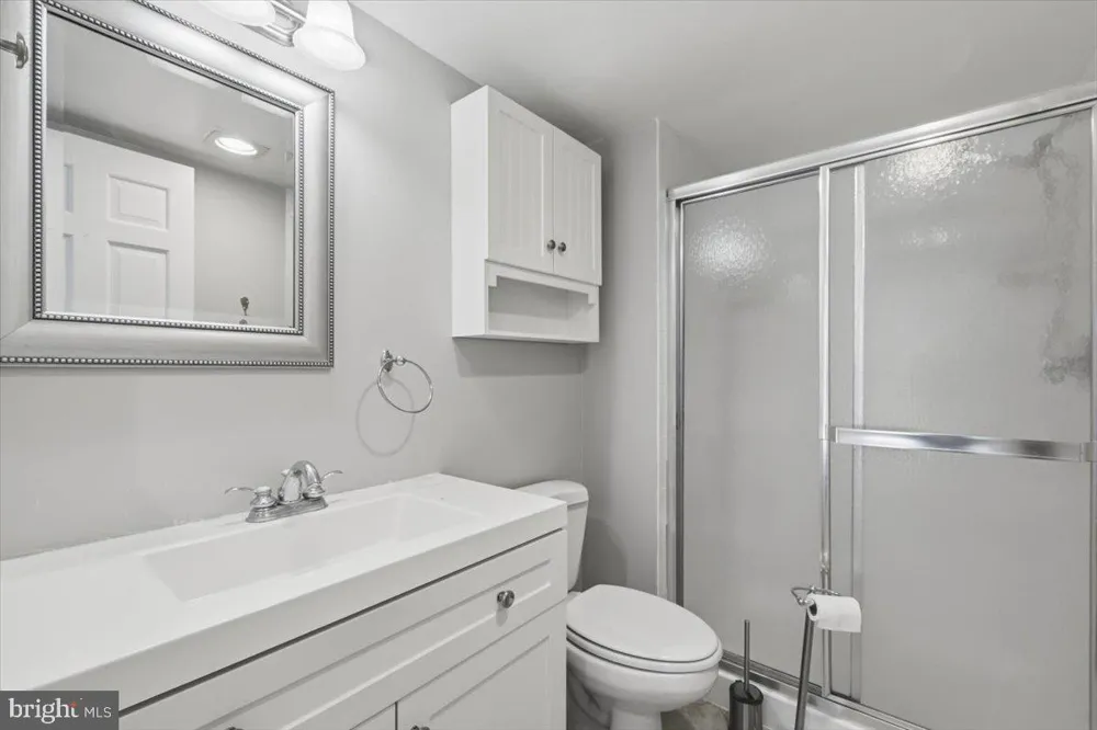 7600 TREMAYNE PLACE #203 Mclean, VA 22102