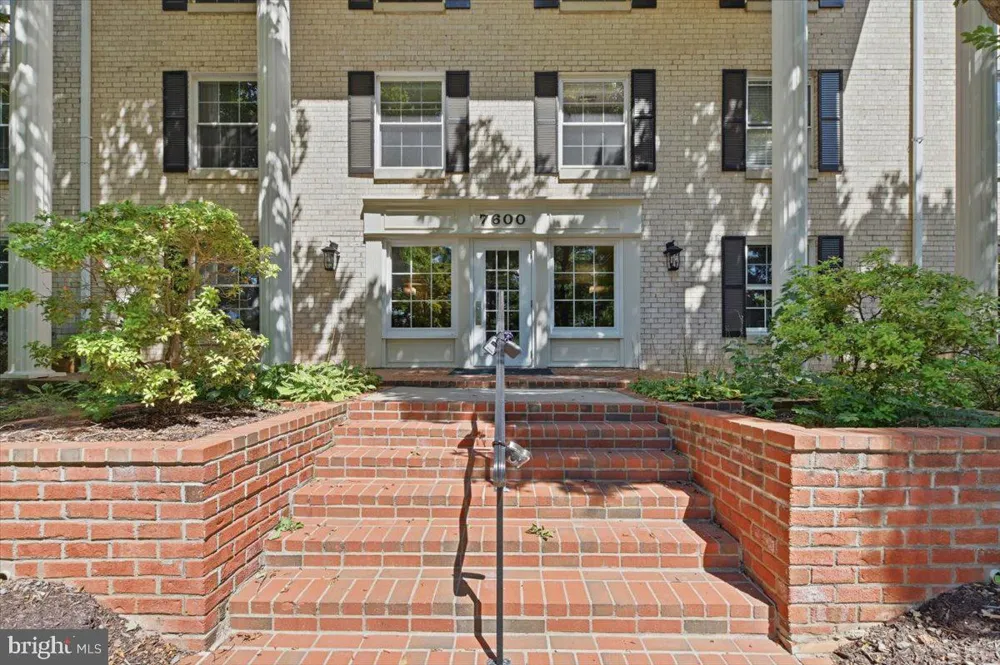 7600 TREMAYNE PLACE #203 Mclean, VA 22102
