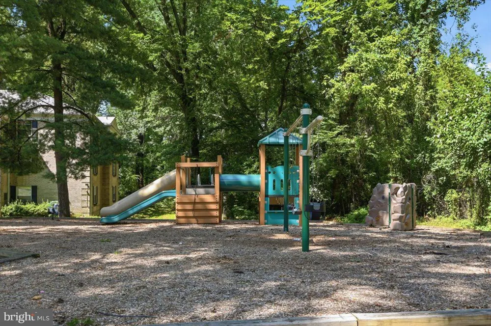 7600 TREMAYNE PLACE #203 Mclean, VA 22102