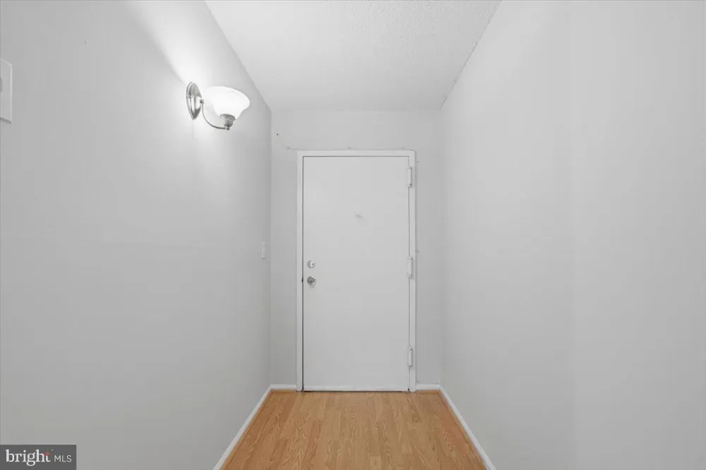 7600 TREMAYNE PLACE #203 Mclean, VA 22102
