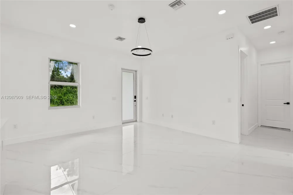 936 Anthony E ST Lehigh Acres, FL 33974