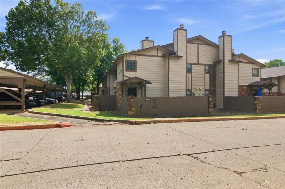 6512 S Memorial Drive S #18D Tulsa, OK 74133