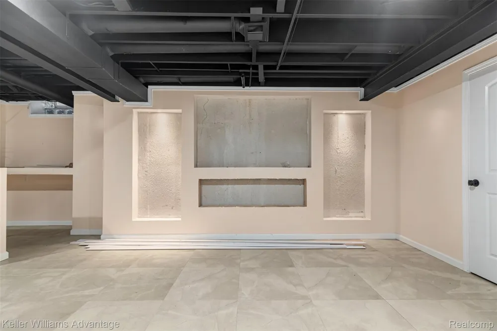 22627 Otter Road Huron Charter Township, MI 48164