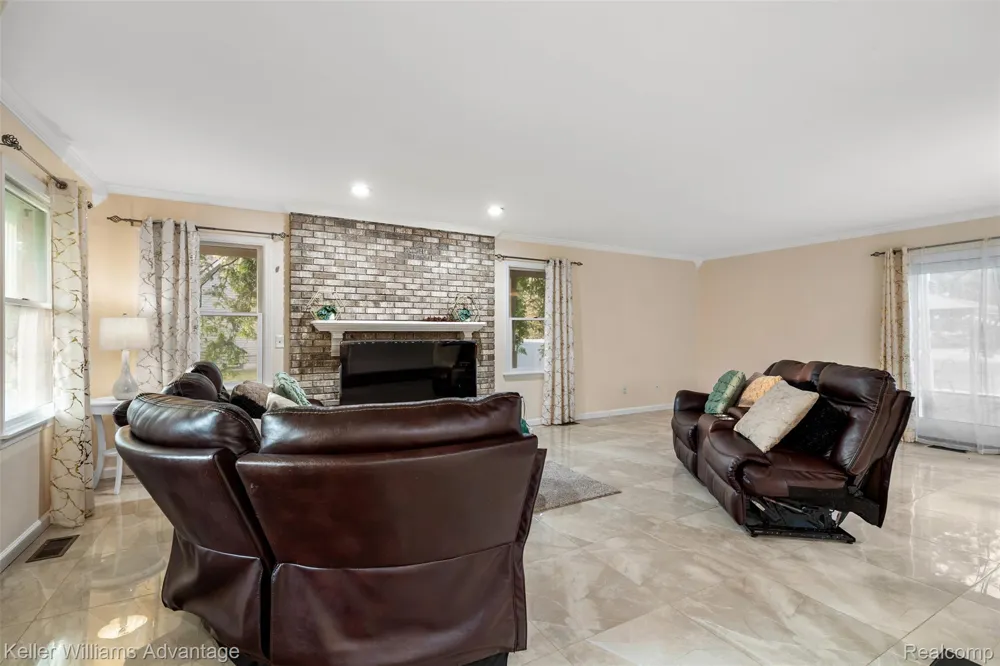 22627 Otter Road Huron Charter Township, MI 48164