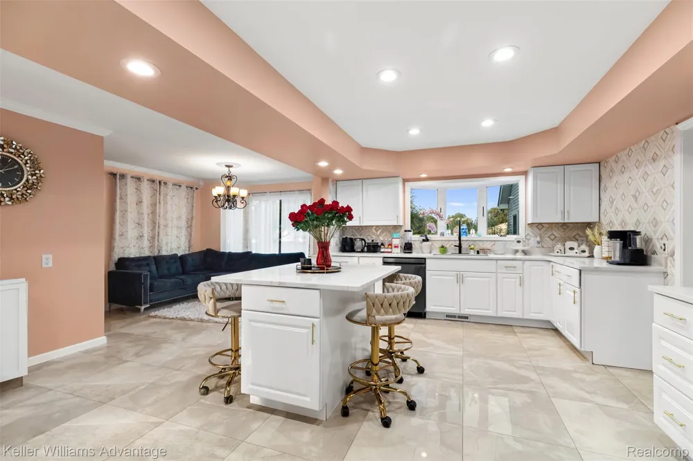 22627 Otter Road Huron Charter Township, MI 48164