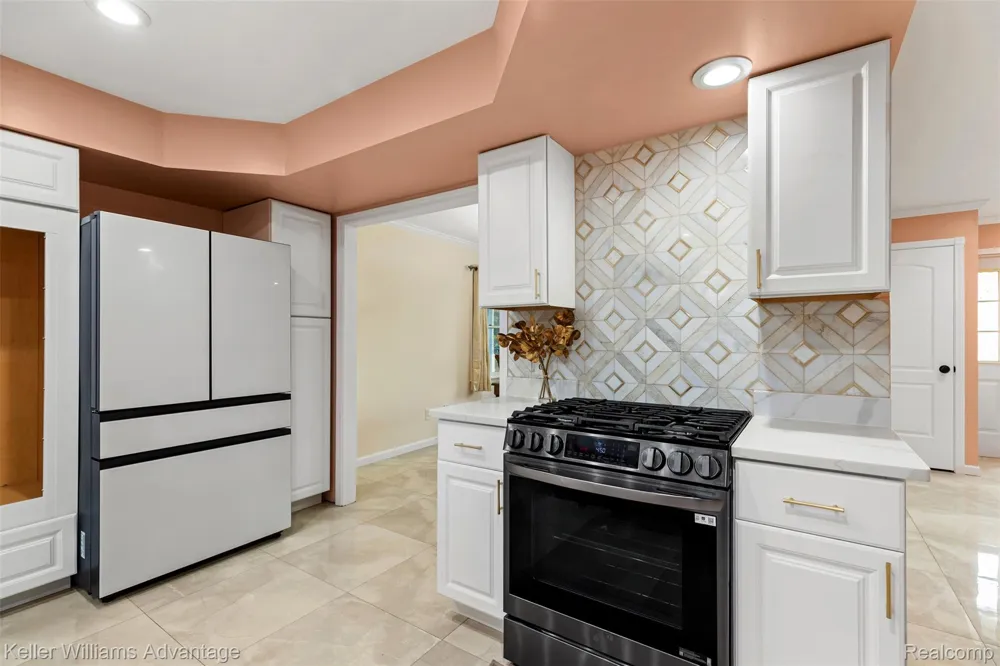 22627 Otter Road Huron Charter Township, MI 48164