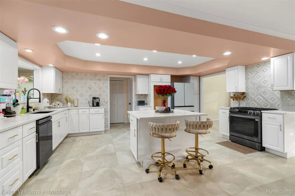 22627 Otter Road Huron Charter Township, MI 48164
