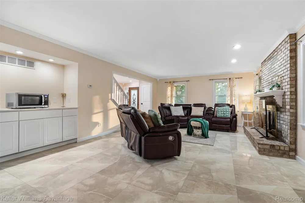 22627 Otter Road Huron Charter Township, MI 48164