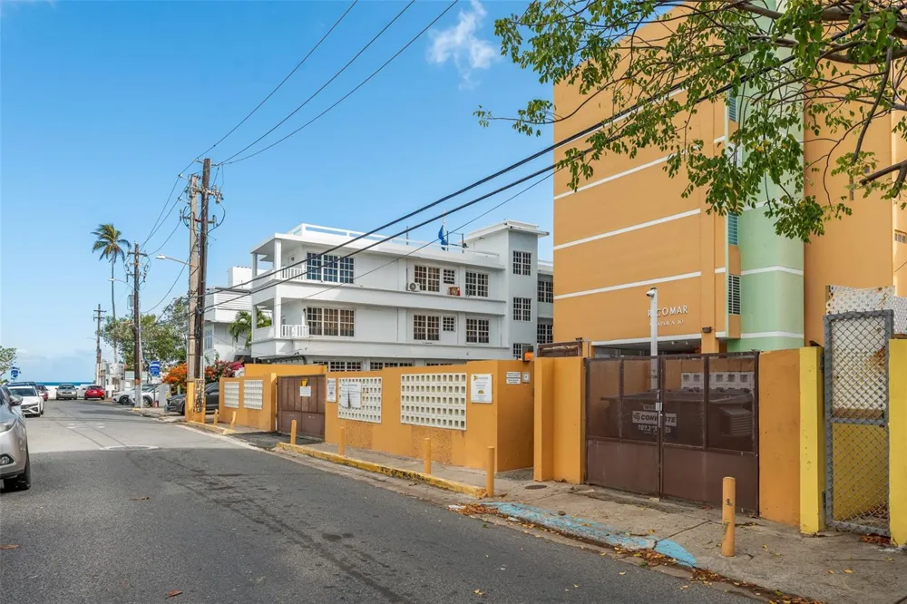 10 CALLE AMAPOLA #5 Carolina, PR 00979