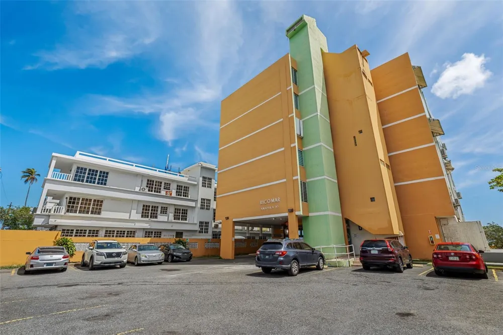 10 CALLE AMAPOLA #5 Carolina, PR 00979