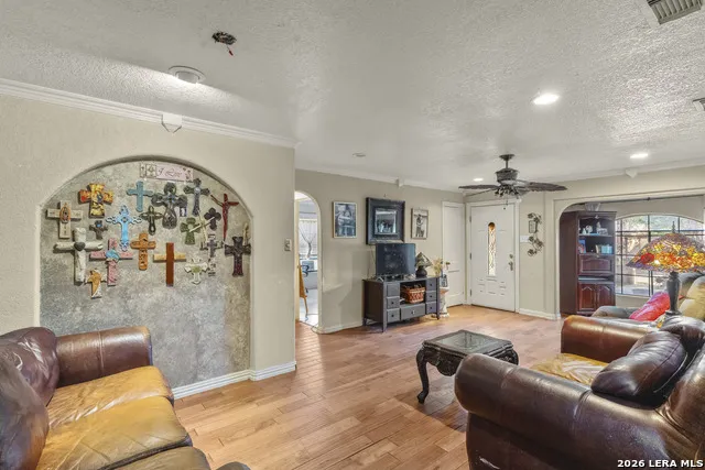 147 Gazel San Antonio, TX 78213
