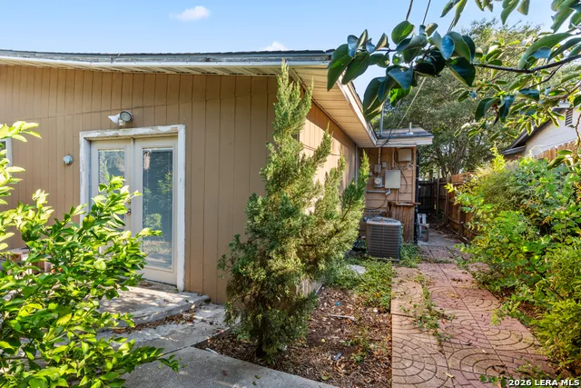 147 Gazel San Antonio, TX 78213