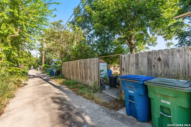 147 Gazel San Antonio, TX 78213