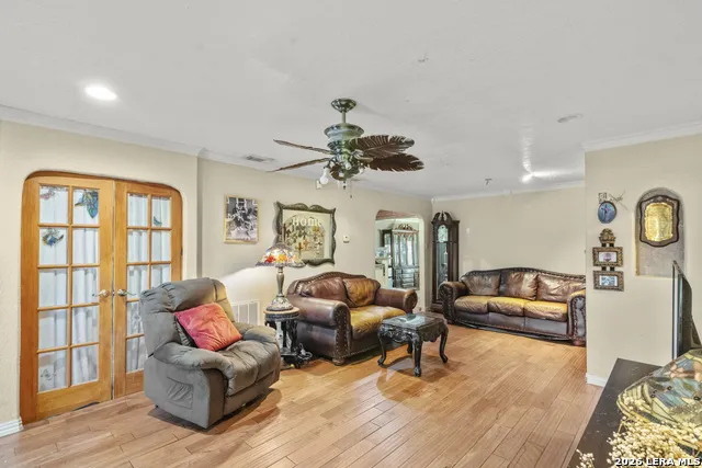 147 Gazel San Antonio, TX 78213