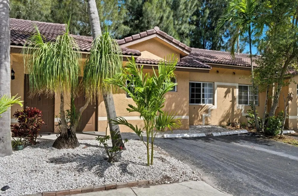6149 GARDEN COURT Davie, FL 33314